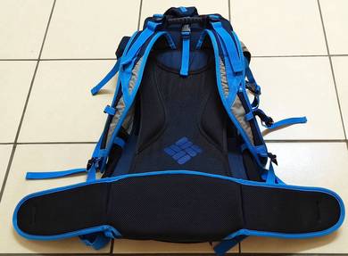 Columbia 50L Bagpack (Raincoat)