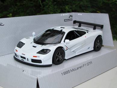 Kinsmart Diecast Car 1995 McLaren F1 GTR White