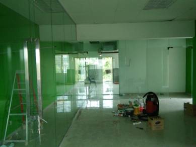 GLASS WALL l dinding kaca 12mm tebal kalis pecah