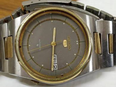 Vintage Seiko 5 gent automatic watch