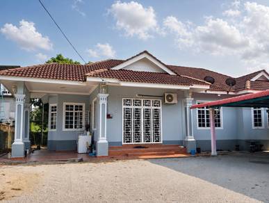 Bungalow House For Sale in Tanah Merah,KTN