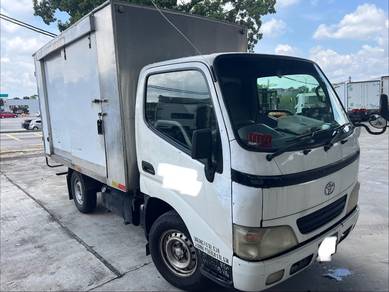 Toyota Dyna Sliding box lorry