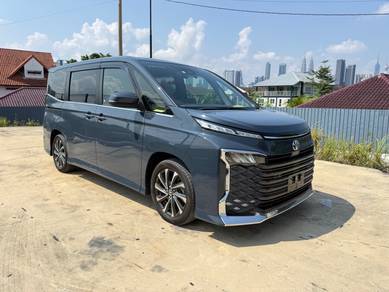 Toyota Voxy S-Z in Desa Pandan, KUL