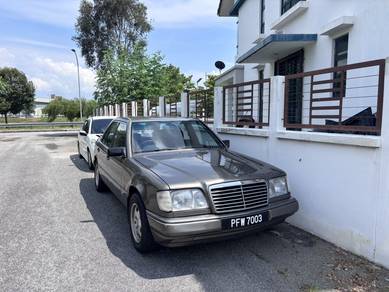 Mercedes Benz 230  in Bandar Bukit Raja, SGR