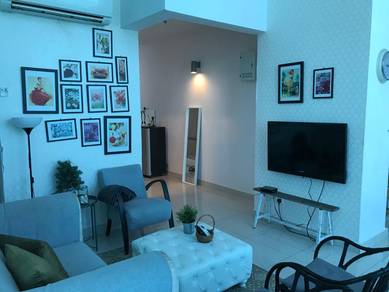 Service Residence For Sale in The Maritime