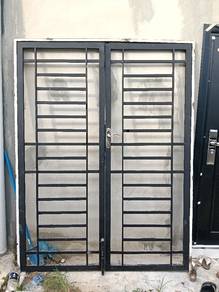 grill pintu hadapan 