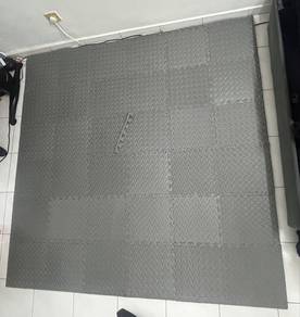 grey foam mat