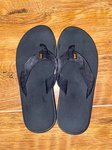Selipar Teva