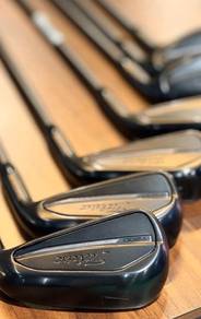 Titleist T200 Black Edition