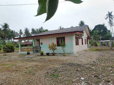 Bungalow House For Rent in Merlimau,MLK