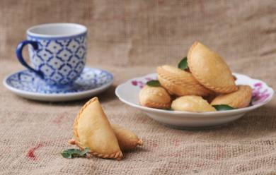 Kuih karipap lejen nenek