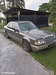 Mercedes Benz E220 220 AVANTGARDE (CBU) in Langkap, PRK