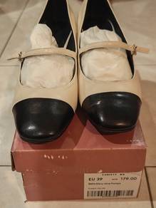 Size 39 Bella Mary Janes Pump