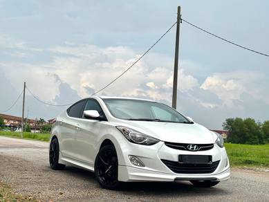 Hyundai Elantra PREMIUM in Masai, JHR