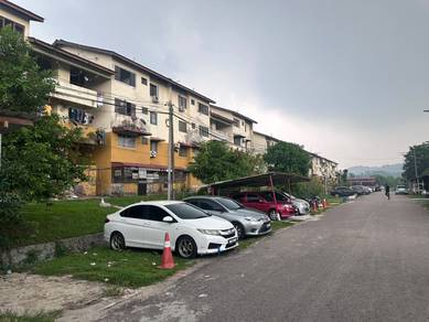Flat For Sale in Taman Selesa Jaya