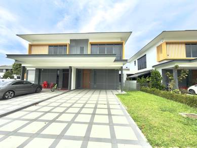 Semi-Detached House For Sale in Setia Alam,SGR