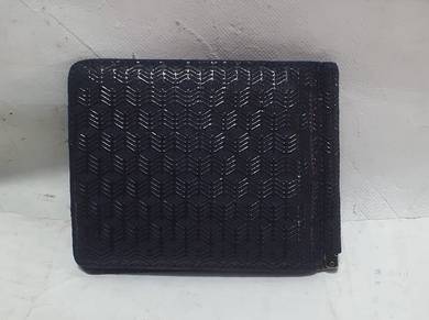 Indenya Black Bi-fold Wallet