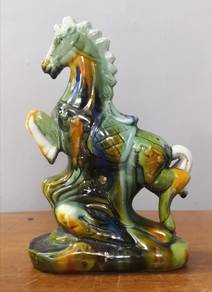 majolica horse figurine