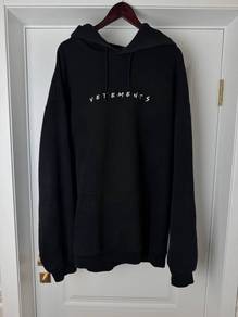 Vetements logo