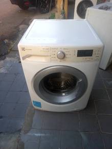 Jenama Electrolux front load hot washer 8kg Rm480