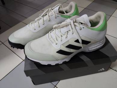 Hockey shoes