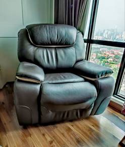 Leather lazy recliner