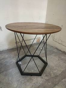 Round Table 