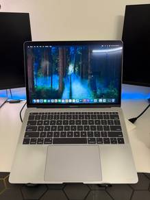 MacBook Pro 13-inch i7 16GB RAM 512GB SSD