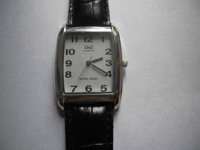 Q&Q Quartz Rectangular White Dial Watch
