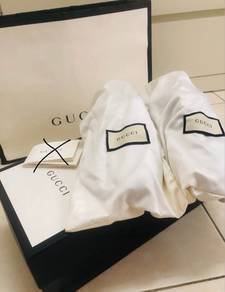 Kasut Gucci Embroidered "Red Bee"