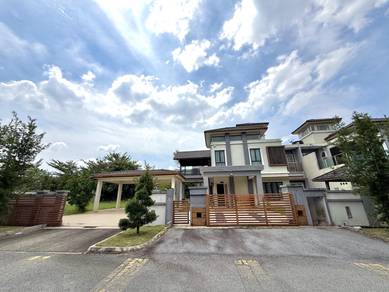 Semi-Detached House For Sale in Mantin,NSN