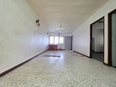 Apartment For Sale in Taman Kampar