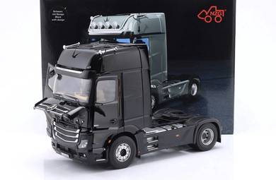 NZG 1:18 Mercedes-Benz Actros Gigaspace 4x2 BLACK