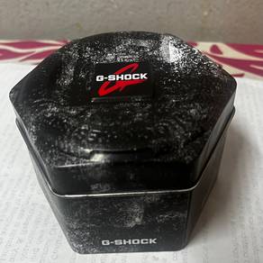 selling my G-Shock men watch