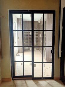 Pintu Sliding Bilik Penjabat (Aluminium&Kaca)