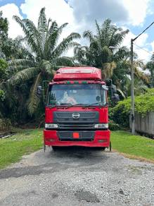 Lori untuk dijual