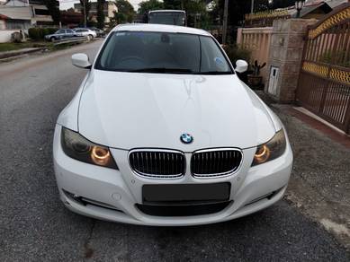 BMW 323i 23i (CKD) in Petaling Jaya, SGR
