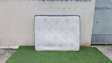 YE98K Tilam Queen Spring Mattress 12" Eurotop HONE
