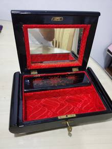 Antique Jewellery Box