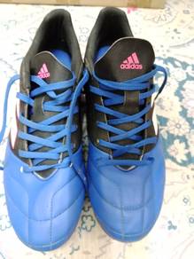 Kasut bola adidas original