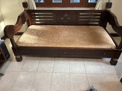 Imported Solid Wood Bali Day Bed/Lounge