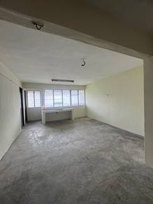 Flat For Sale in Lorong Tenggiri