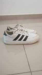 Shoe