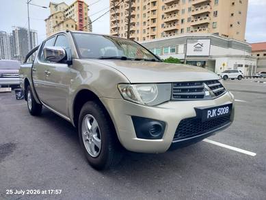 Mitsubishi Triton LITE in Bukit Jambul, PNG