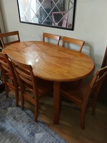 Meja Makan Kayu Solid