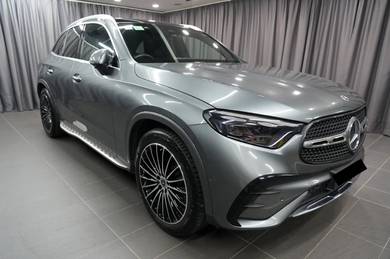 Mercedes Benz GLC300 300 4MATIC AMG LINE in Petaling Jaya, SGR