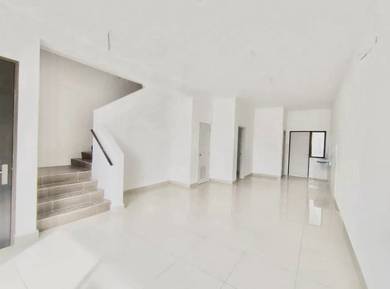 2-storey Terraced House For Sale in Banting,SGR