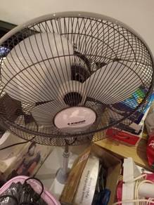 Khind Stand Fan /Sharp Fan