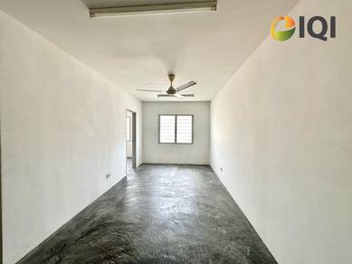 Flat For Rent in Sanctuary Court