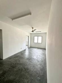 Flat For Rent in Sanctuary Court